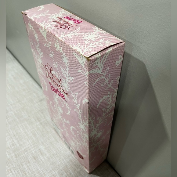 Sweet Valentine Barbie 1995 - Picture 6 of 6